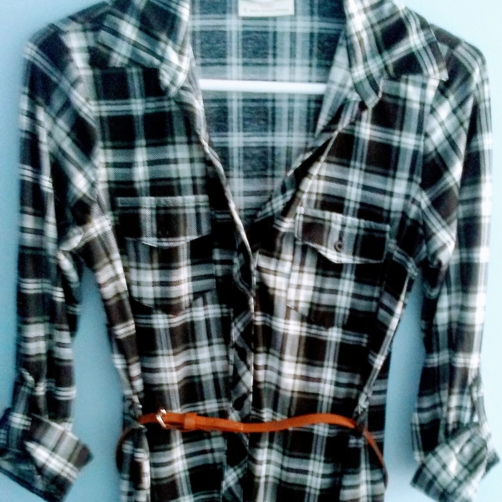 Button-up dress with belt